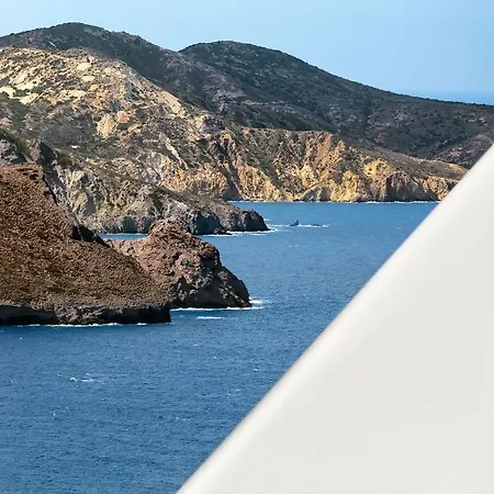 Efrosini Milos Plaka (Milos)