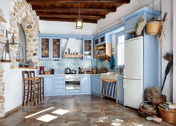 Efrosini Milos * Plaka (Milos)