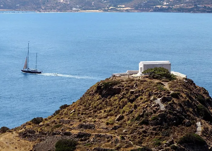 Efrosini Milos * Plaka (Milos)