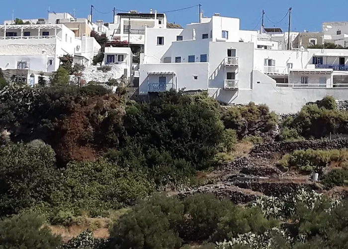 Efrosini Milos Plaka (Milos)